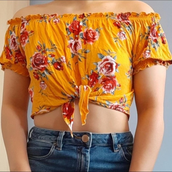 DIVIDED size S, off the shoulder short sleeve crop top, orange with a red floral - Picture 1 of 7